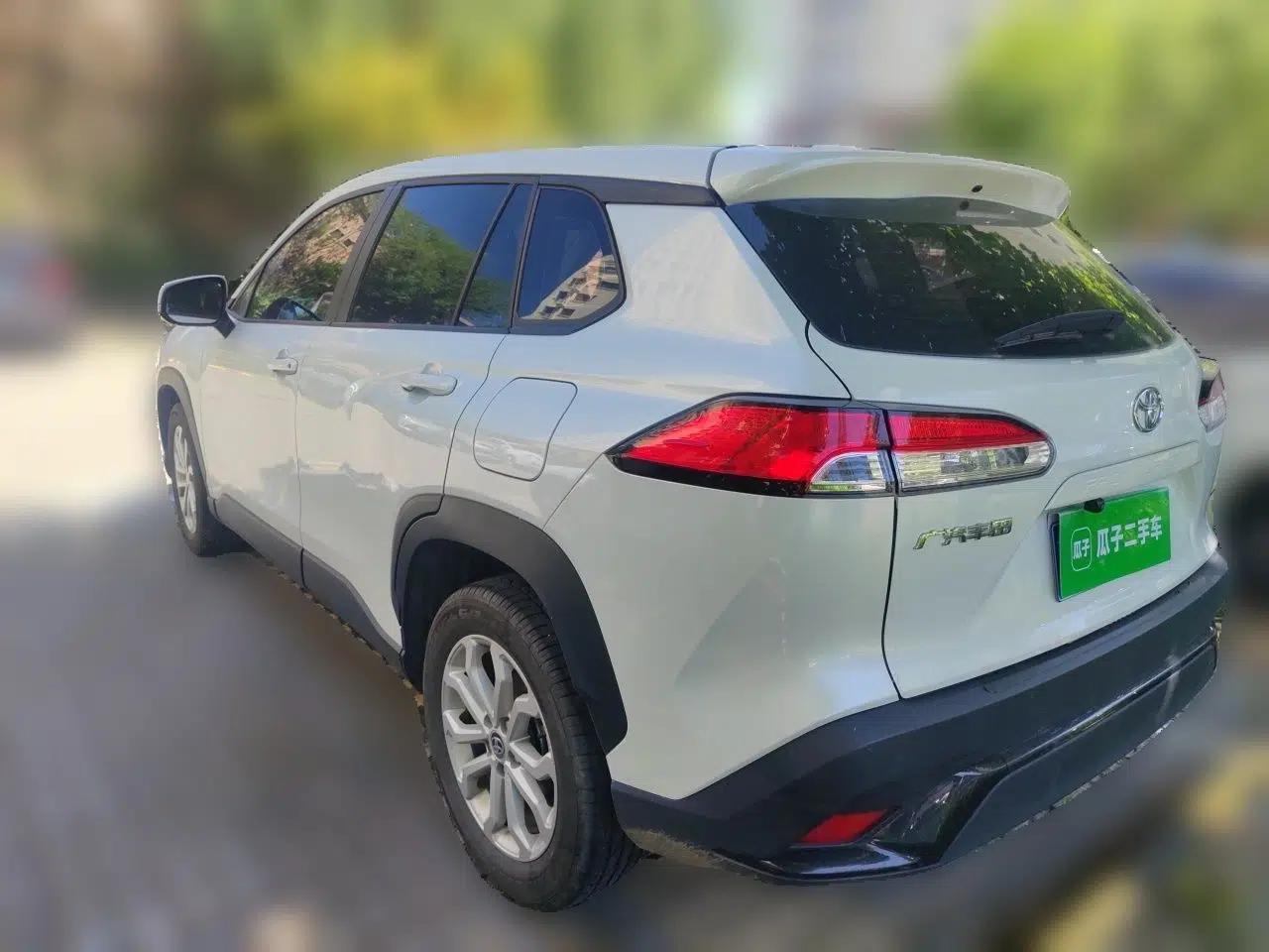 Toyota FRONTLANDER 2024 2.0L CVT Elite Plus Edition — миниатюра 4