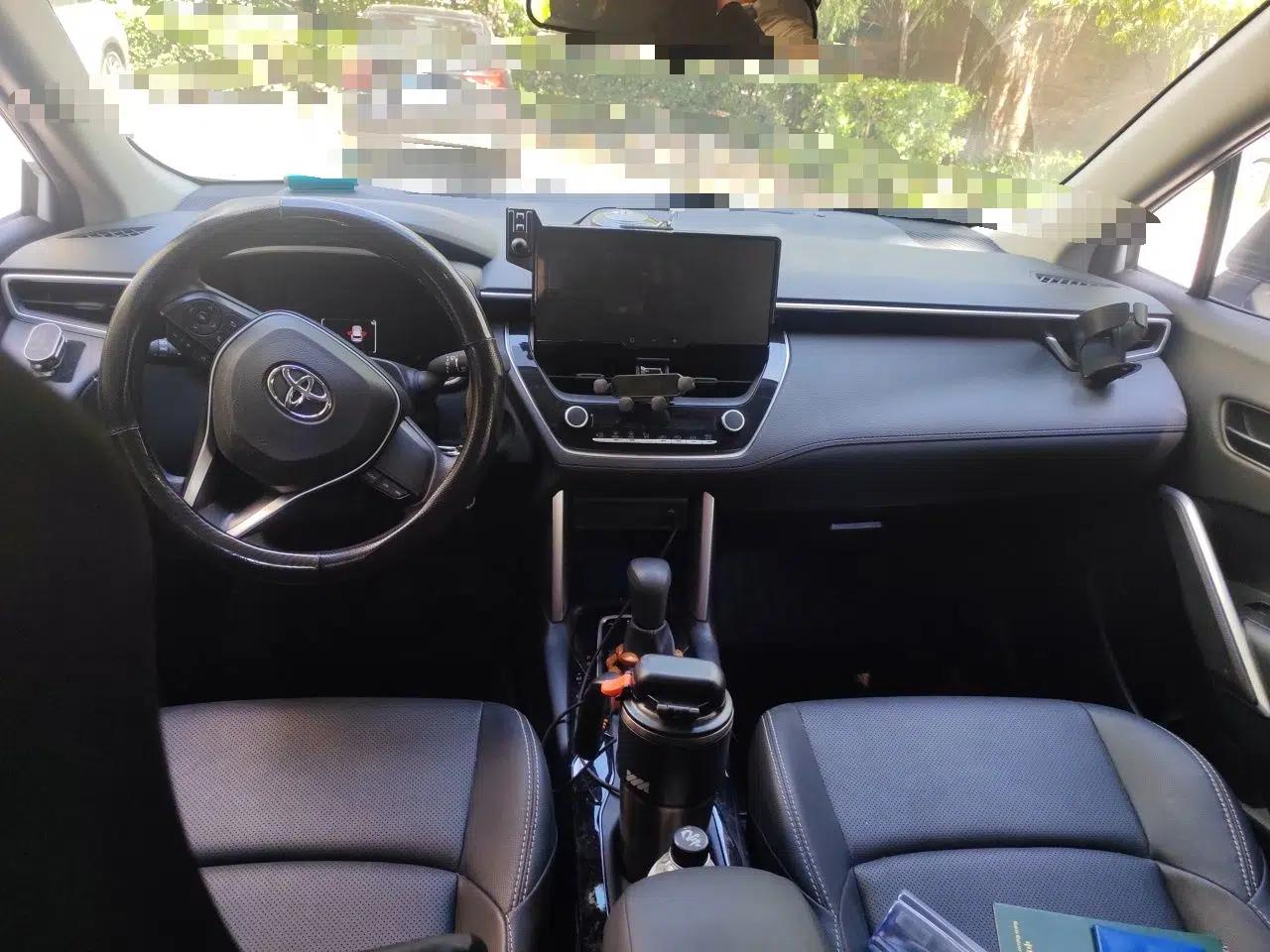 Toyota FRONTLANDER 2024 2.0L CVT Elite Plus Edition — миниатюра 9