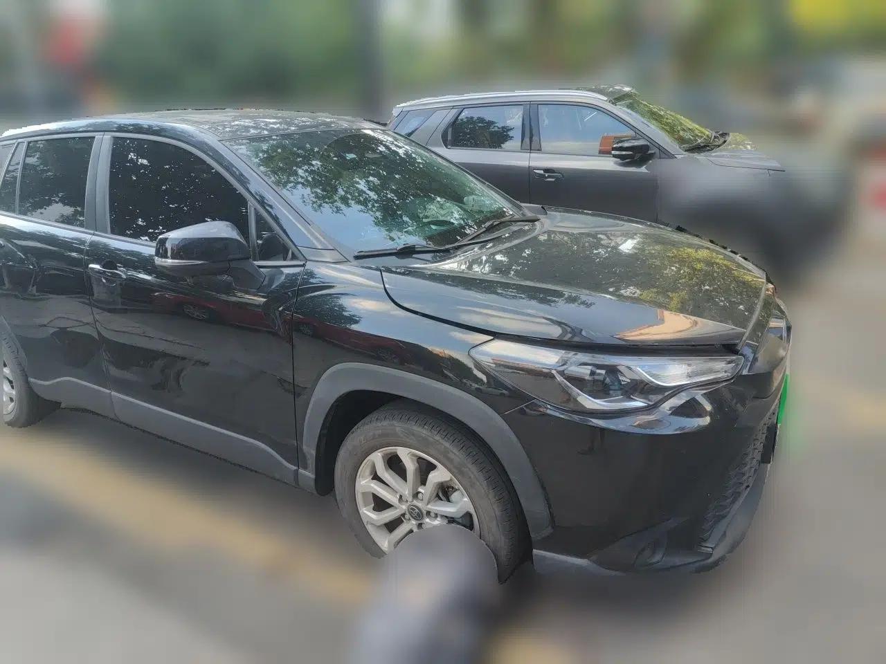 Toyota FRONTLANDER 2023 2.0L CVT Leading Edition — миниатюра 3