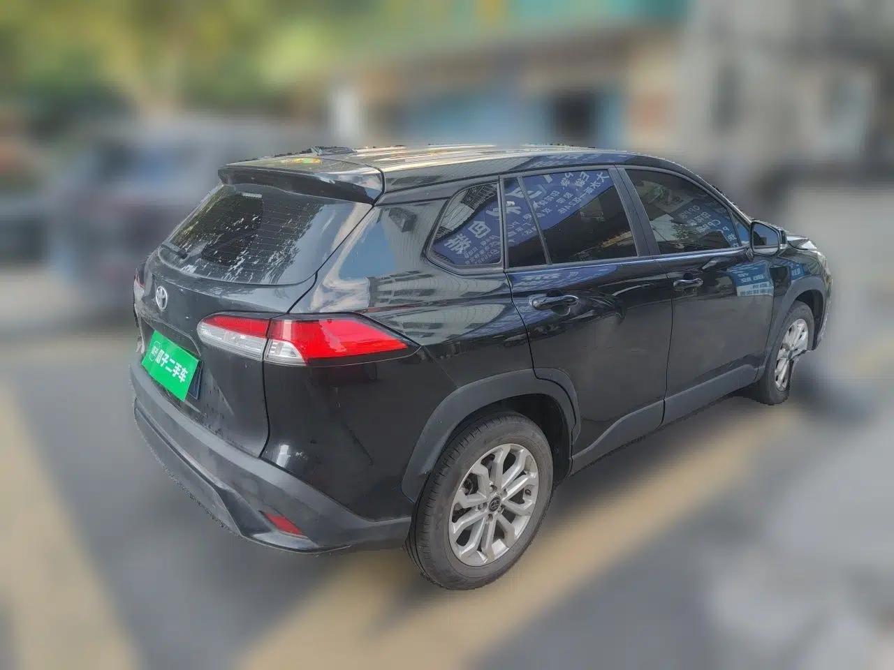 Toyota FRONTLANDER 2023 2.0L CVT Leading Edition — миниатюра 6