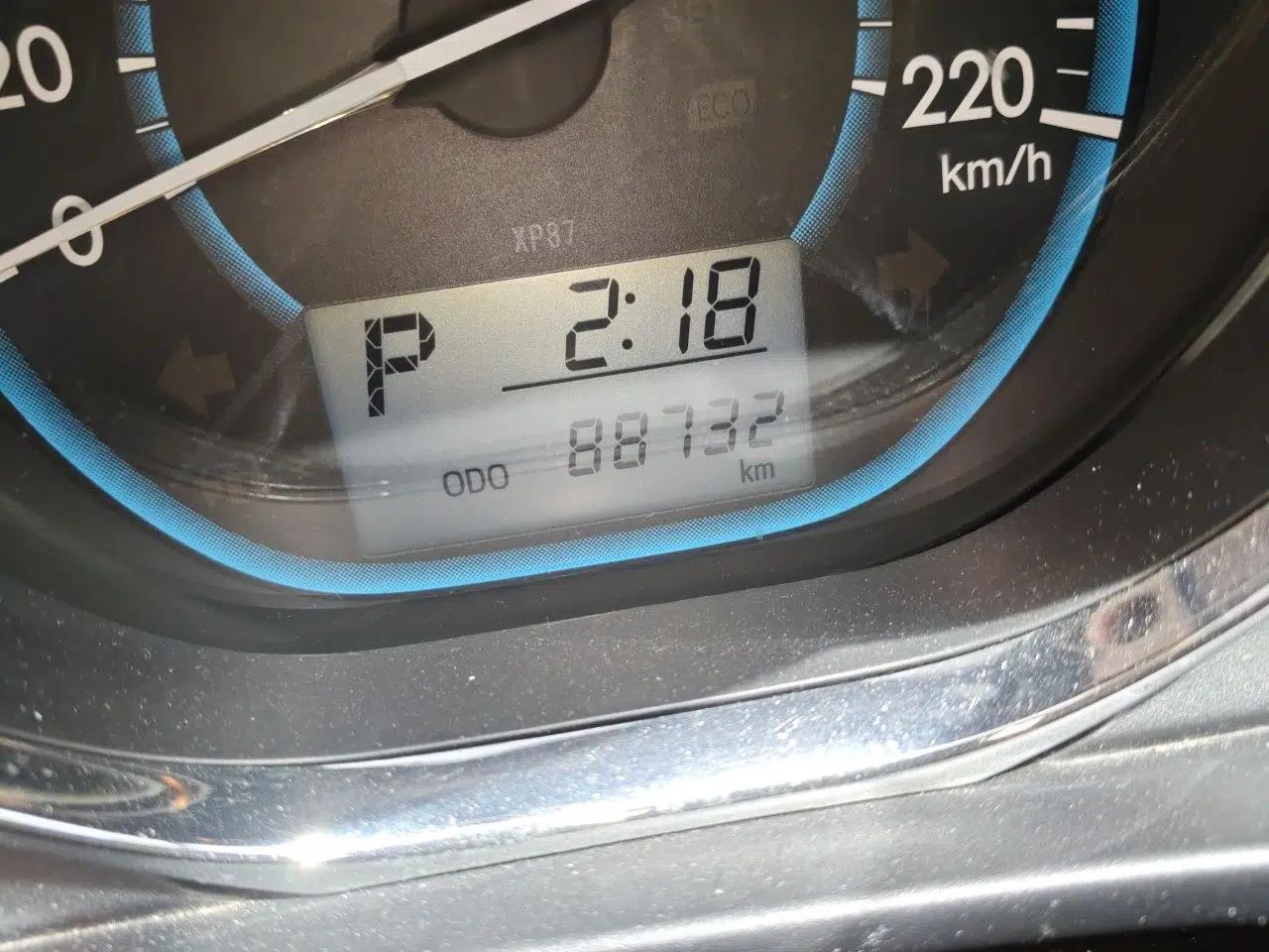 Toyota Vios 2014 1.5L Automatic ZhiZhen Edition — миниатюра 12