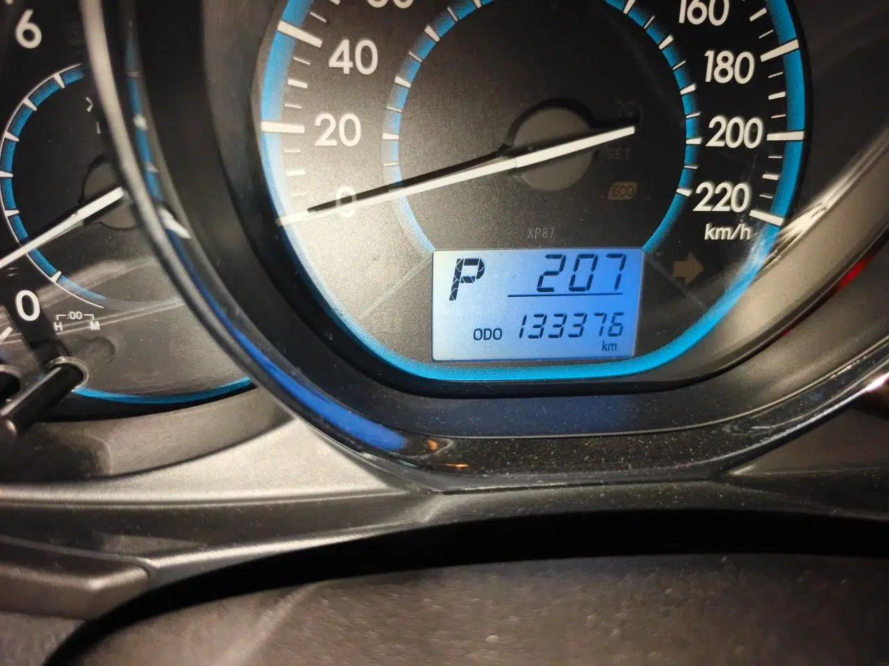 Toyota Vios 2014 1.3L Automatic Standard Edition — миниатюра 12