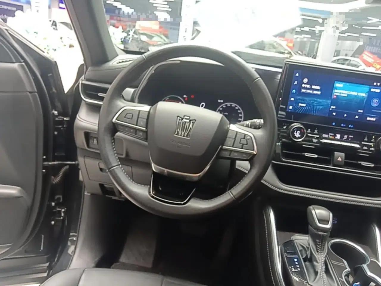 Toyota Crown Kluger 2021 2.5L HEV Four-Wheel Drive Premium Edition — миниатюра 13