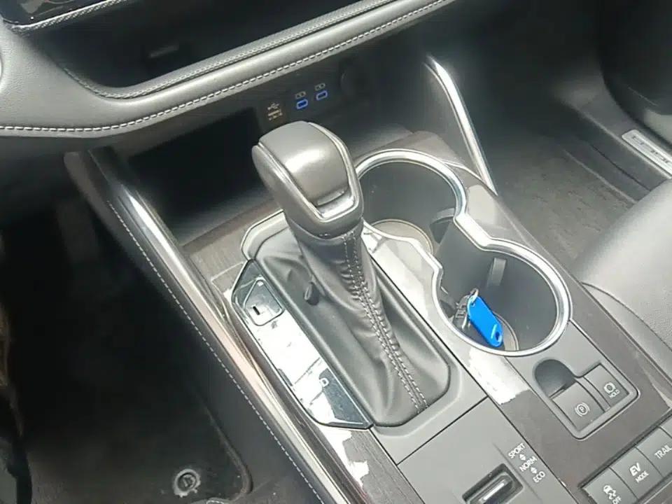 Toyota Crown Kluger 2021 2.5L HEV Four-Wheel Drive Premium Edition — миниатюра 16