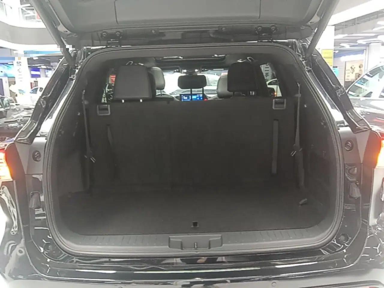 Toyota Crown Kluger 2021 2.5L HEV Four-Wheel Drive Premium Edition — миниатюра 22