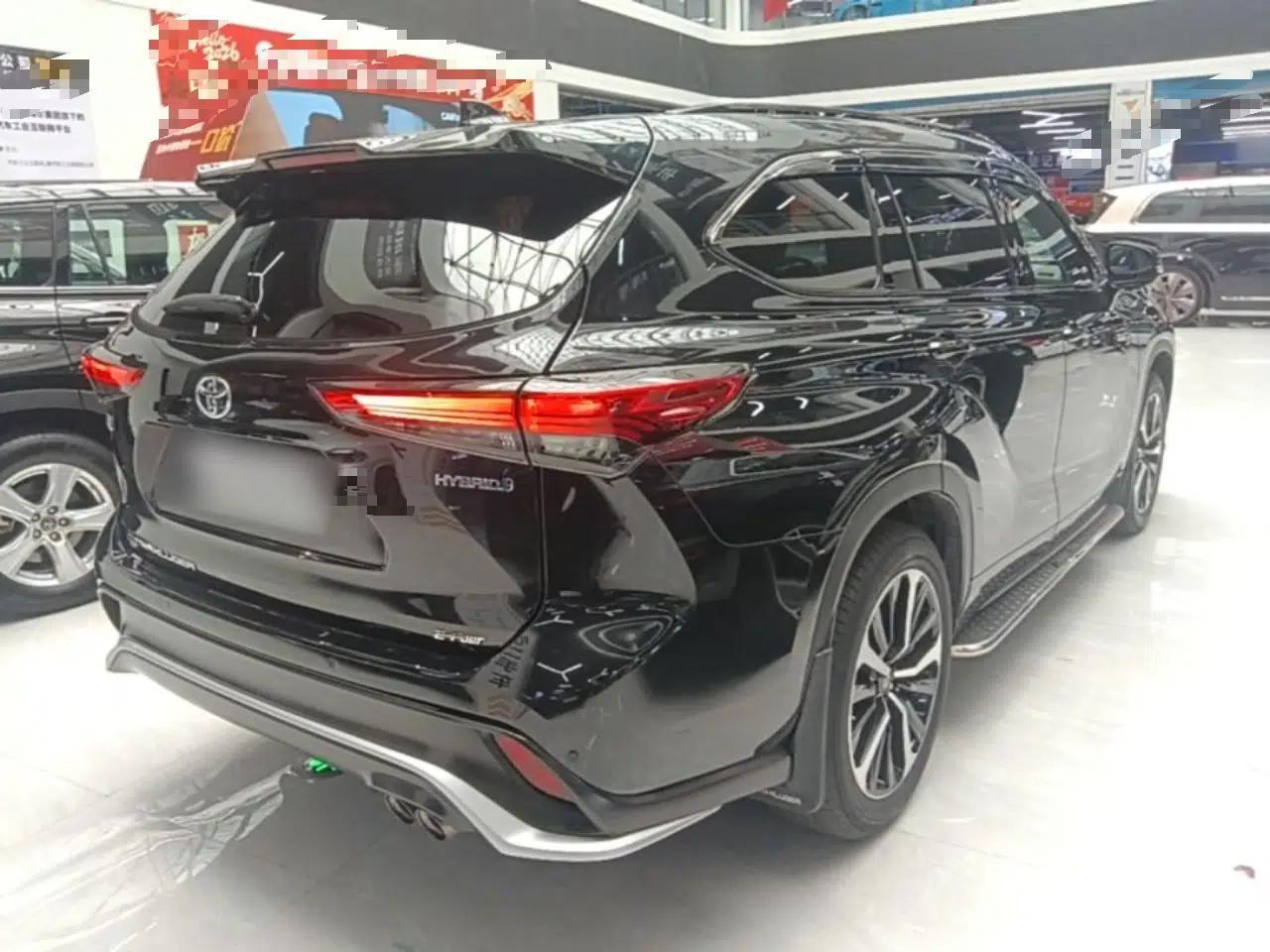 Toyota Crown Kluger 2021 2.5L HEV Four-Wheel Drive Premium Edition — миниатюра 6