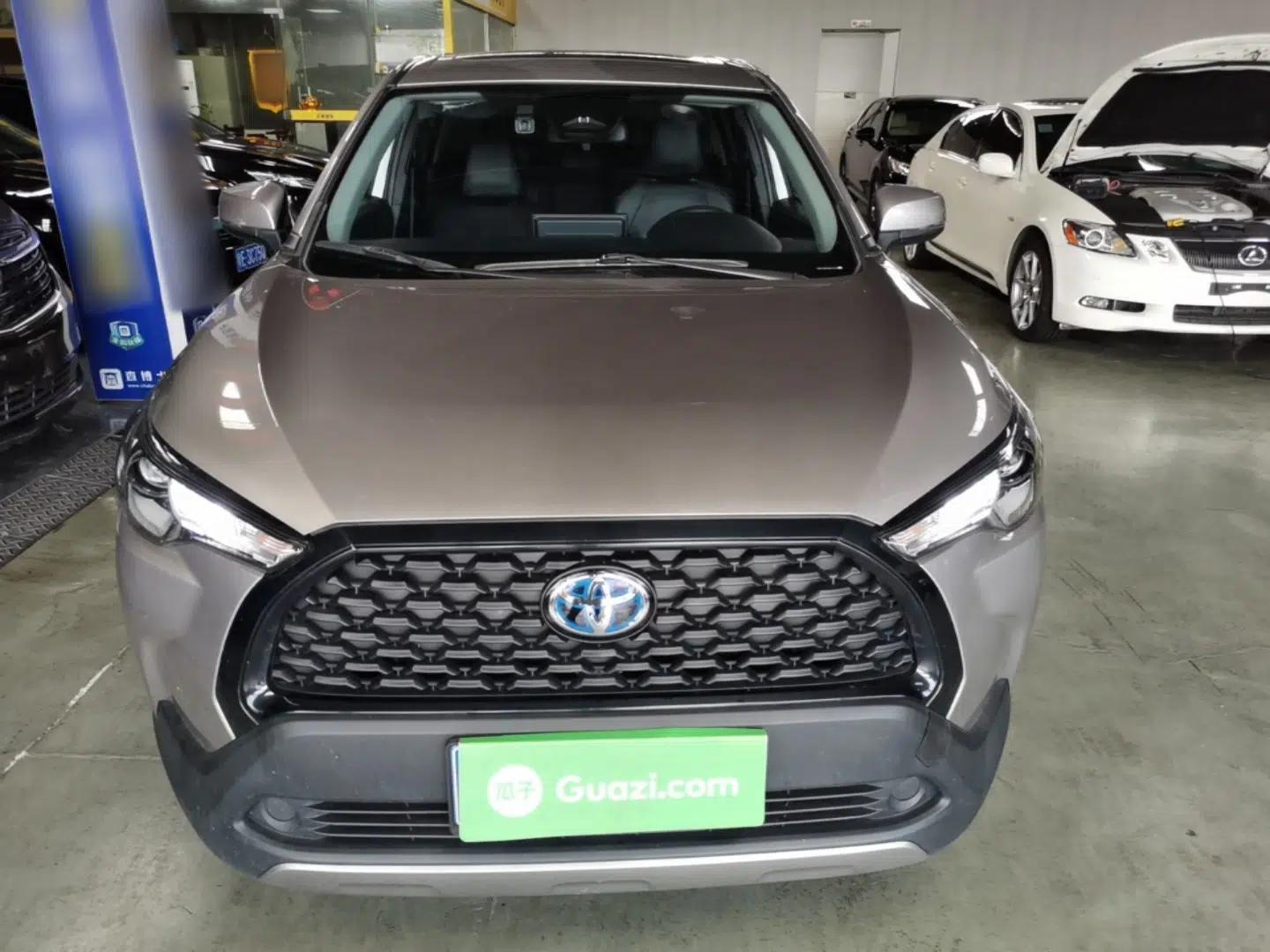 Toyota Corolla Cross 2023 Dual-Motor 2.0L Elite Edition — миниатюра 2