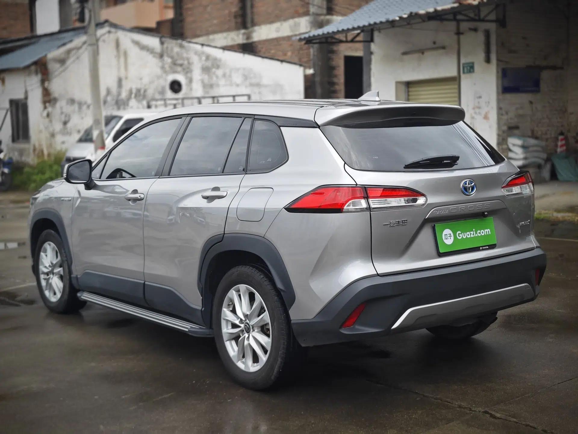Toyota Corolla Cross 2023 Dual-Motor 2.0L Elite Edition — миниатюра 16
