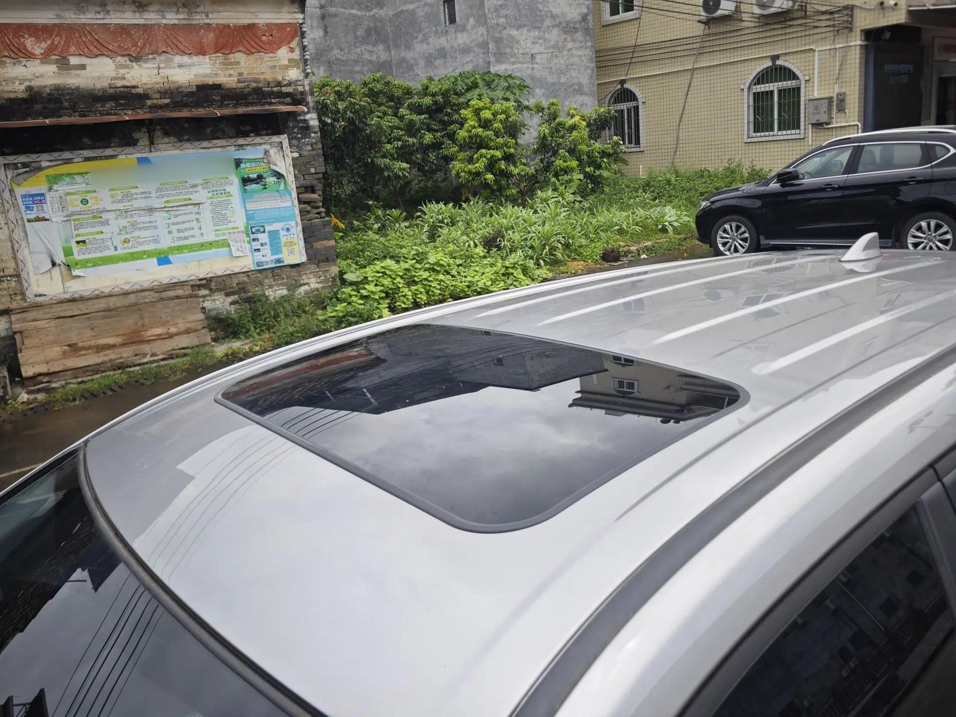 Toyota Corolla Cross 2023 Dual-Motor 2.0L Elite Edition — миниатюра 22