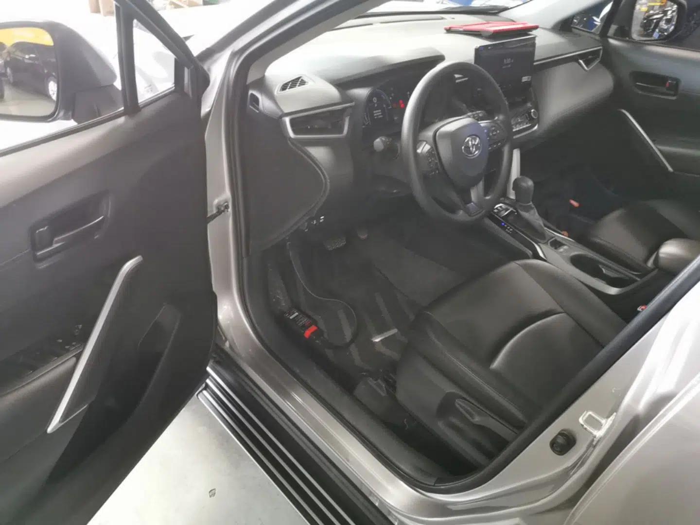 Toyota Corolla Cross 2023 Dual-Motor 2.0L Elite Edition — миниатюра 29
