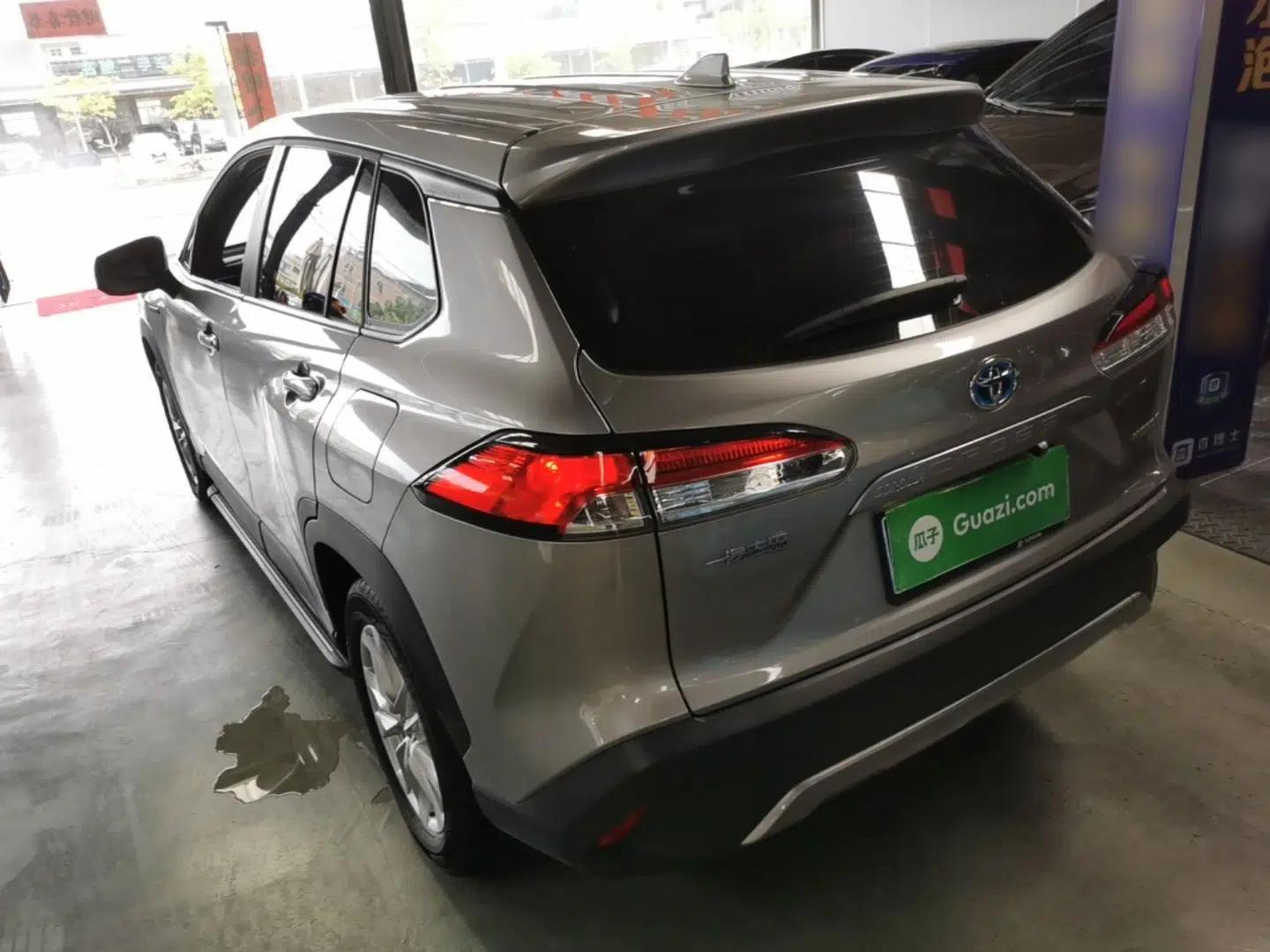 Toyota Corolla Cross 2023 Dual-Motor 2.0L Elite Edition — миниатюра 4
