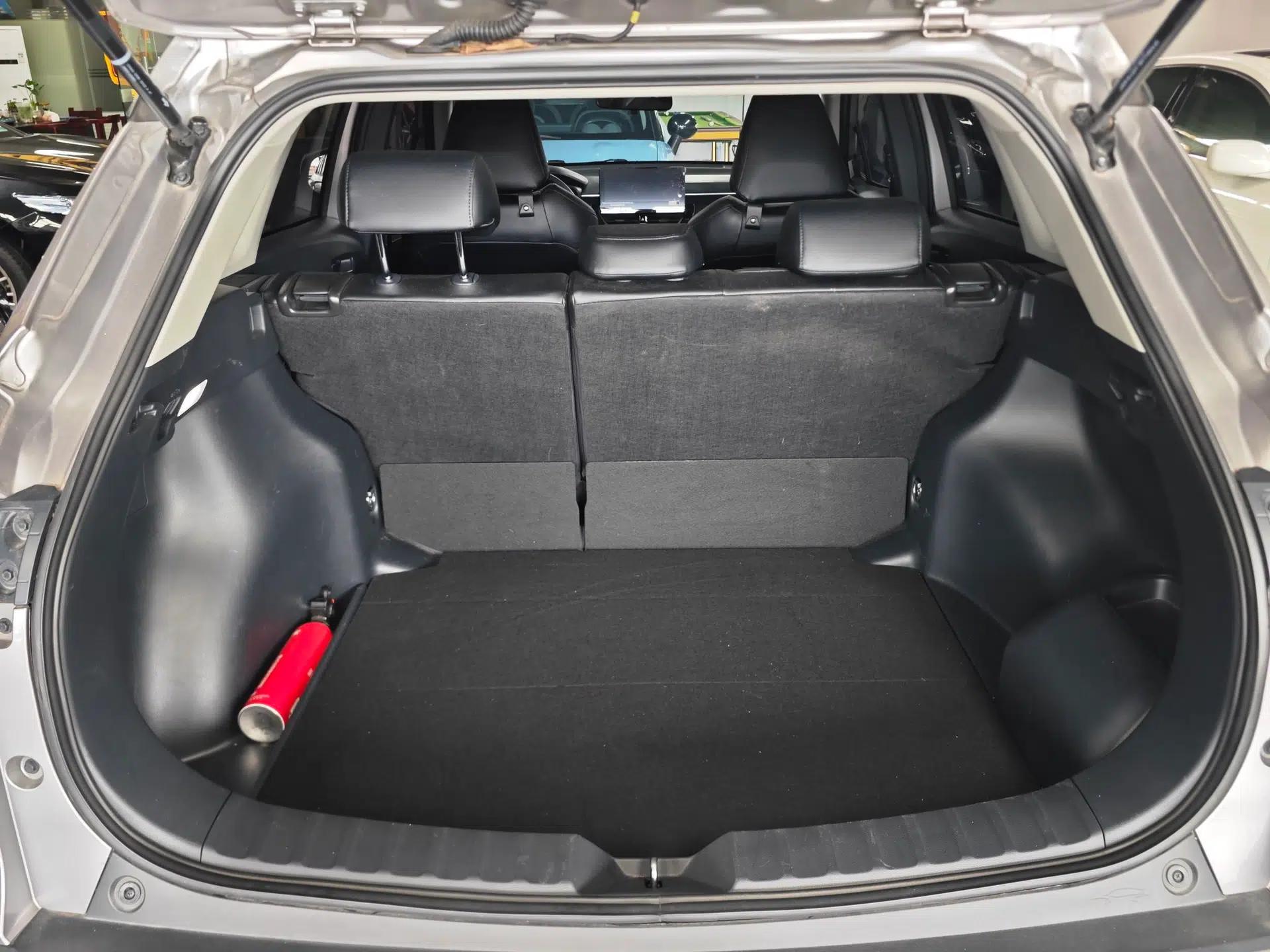 Toyota Corolla Cross 2023 Dual-Motor 2.0L Elite Edition — миниатюра 33
