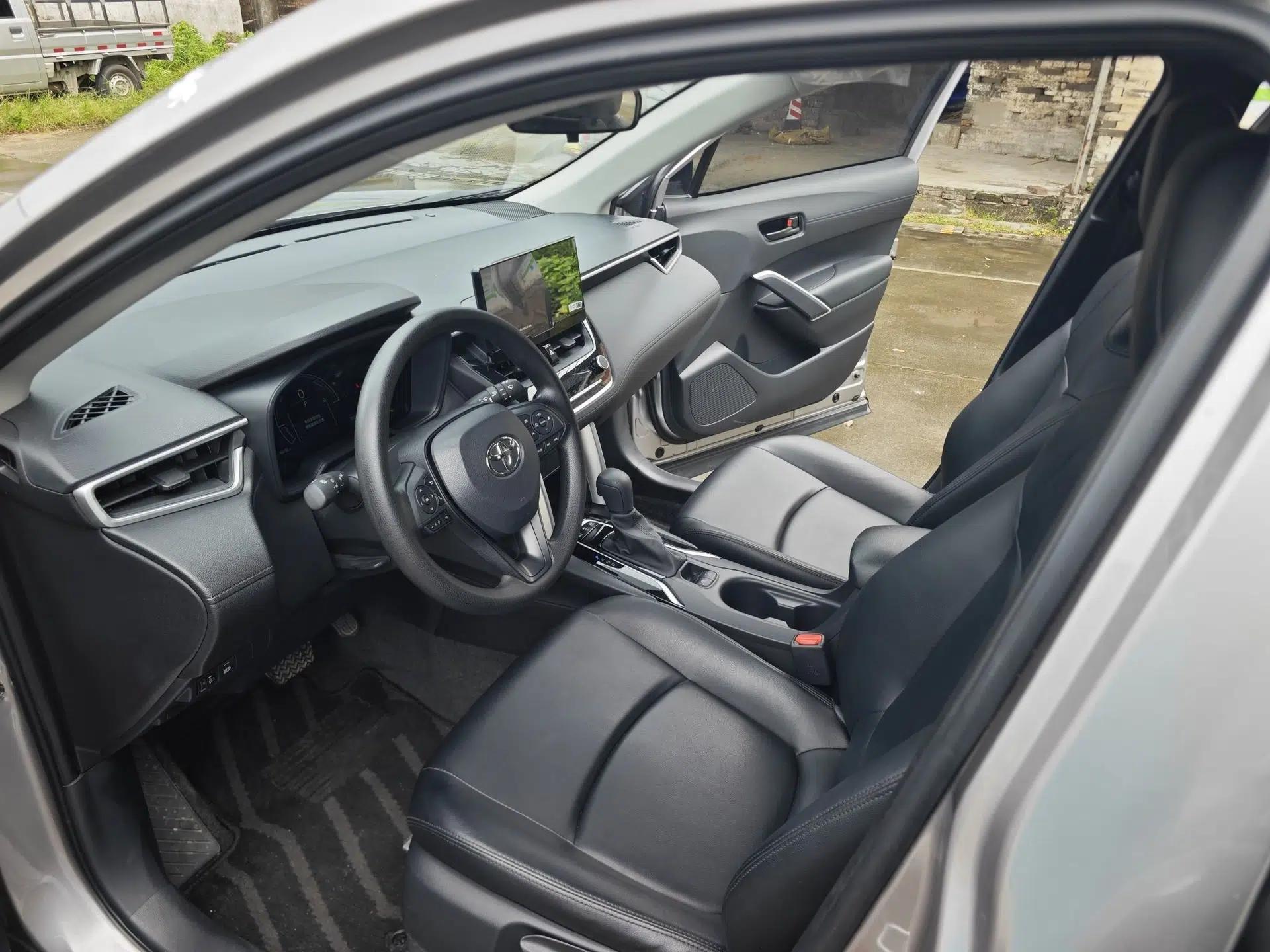 Toyota Corolla Cross 2023 Dual-Motor 2.0L Elite Edition — миниатюра 34