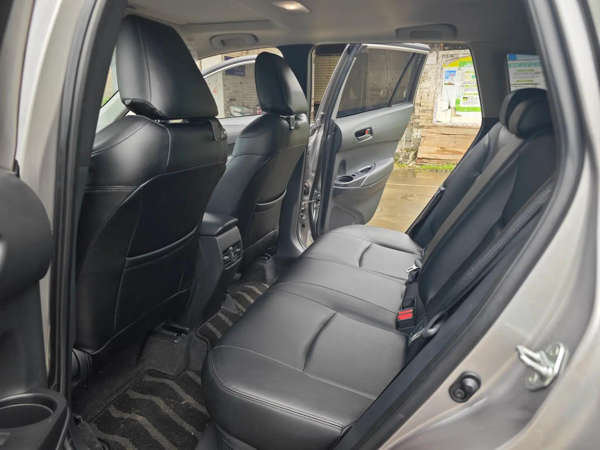 Toyota Corolla Cross 2023 Dual-Motor 2.0L Elite Edition — миниатюра 36