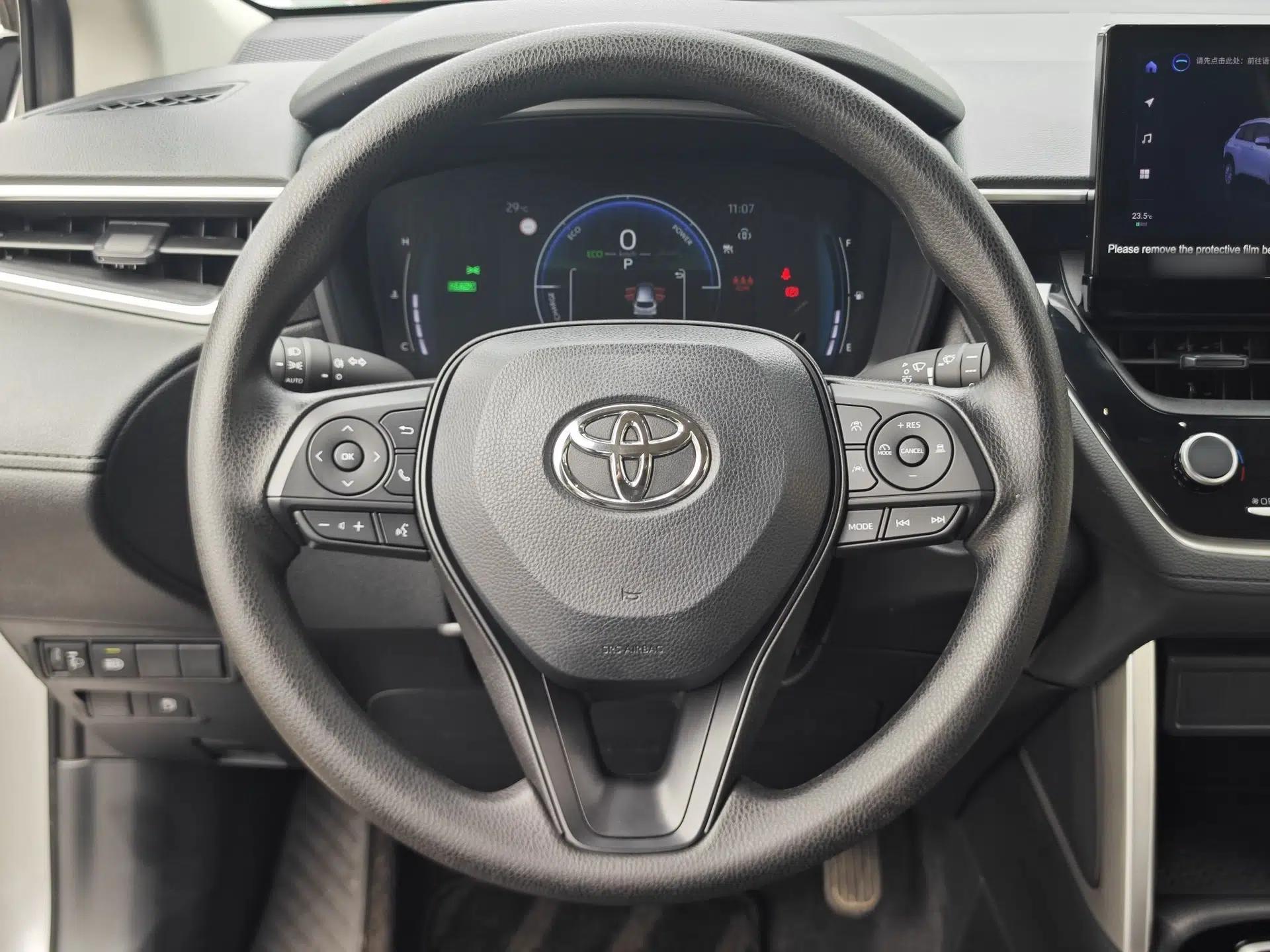 Toyota Corolla Cross 2023 Dual-Motor 2.0L Elite Edition — миниатюра 41
