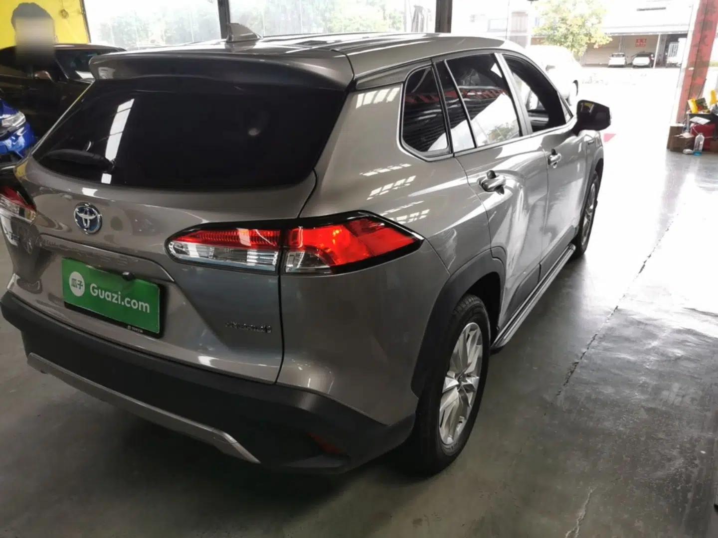 Toyota Corolla Cross 2023 Dual-Motor 2.0L Elite Edition — миниатюра 6