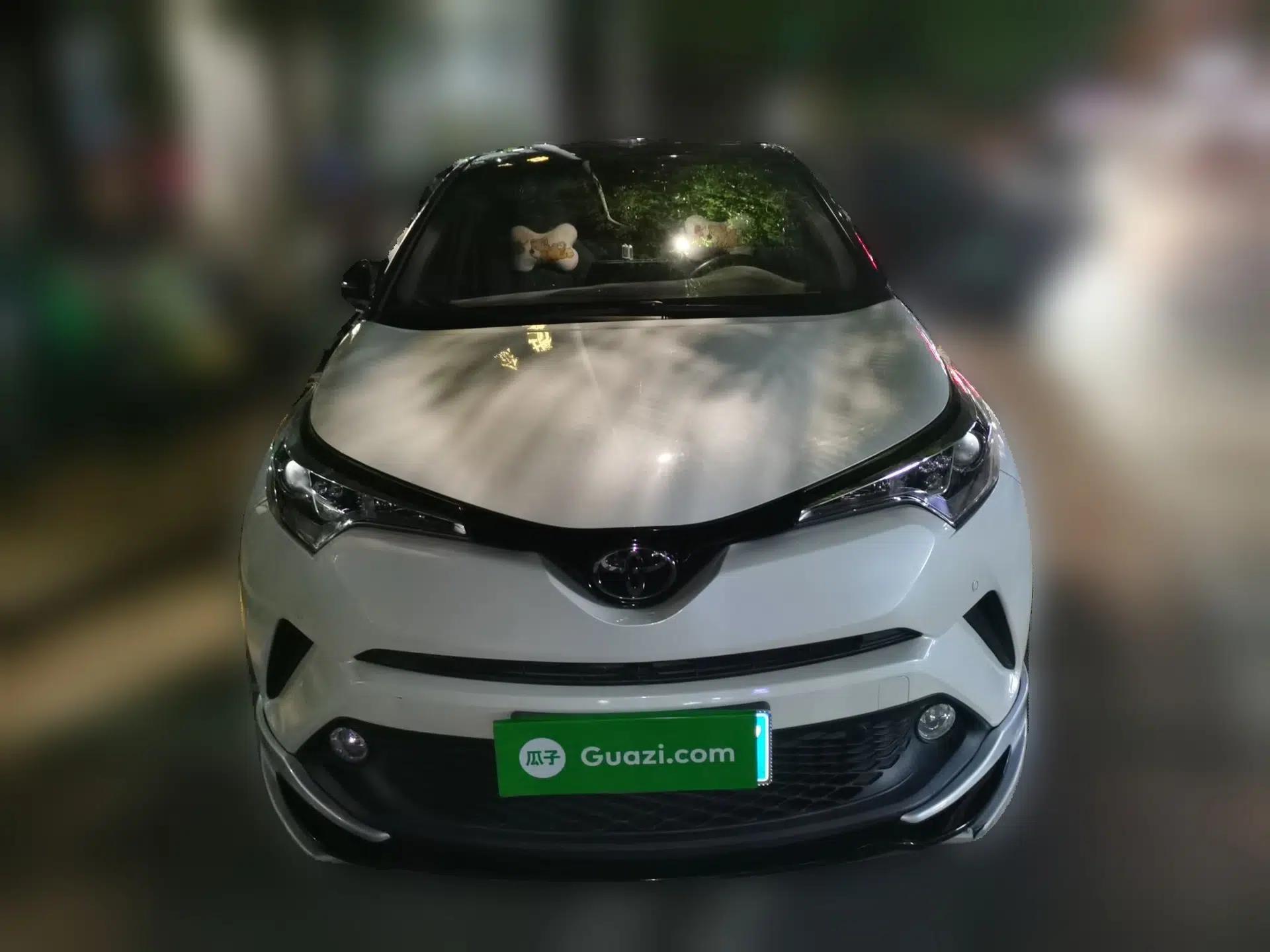 Toyota C-HR 2018 2.0L Leading with Sunroof China V Standard — миниатюра 2