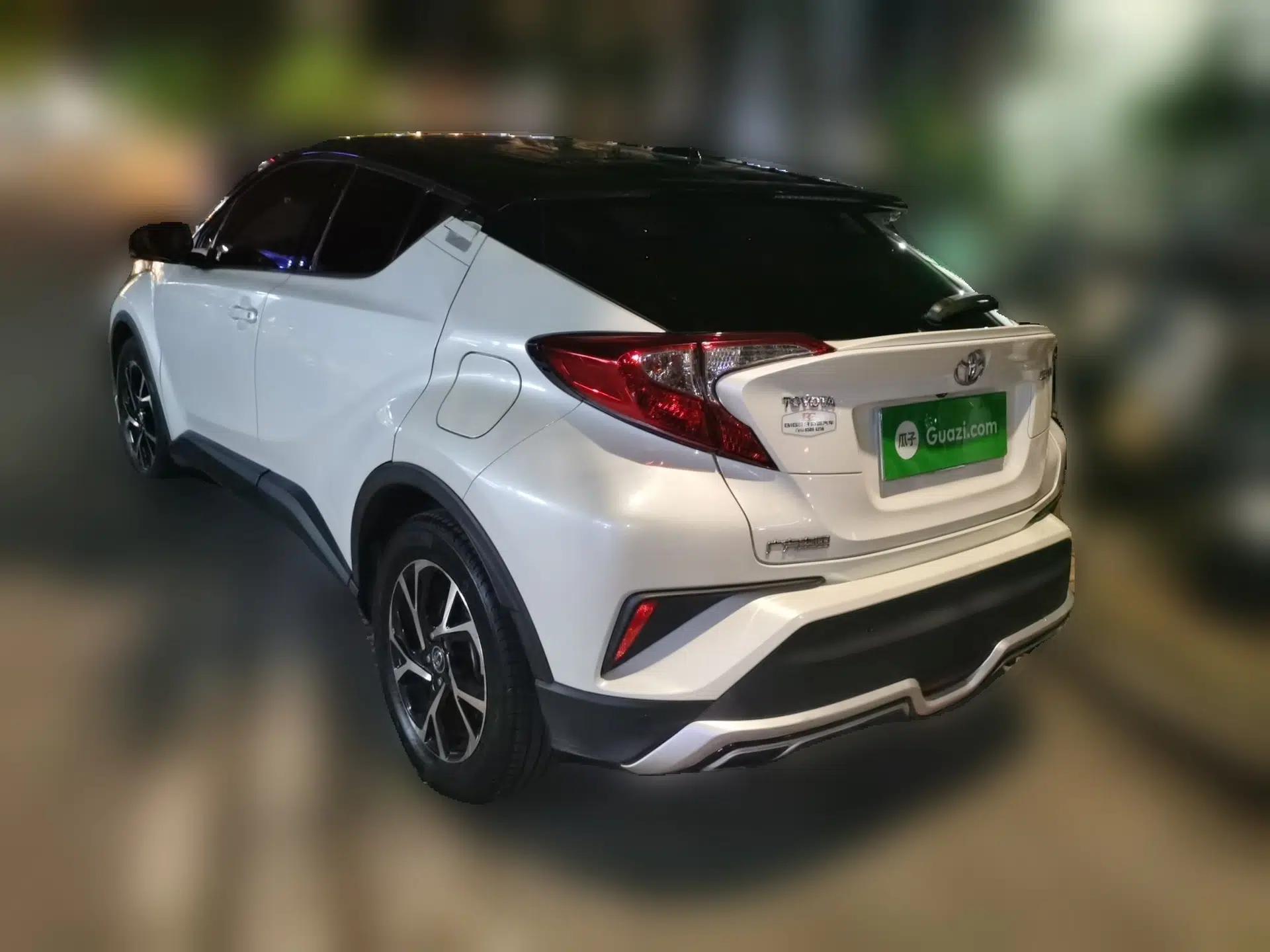 Toyota C-HR 2018 2.0L Leading with Sunroof China V Standard — миниатюра 4