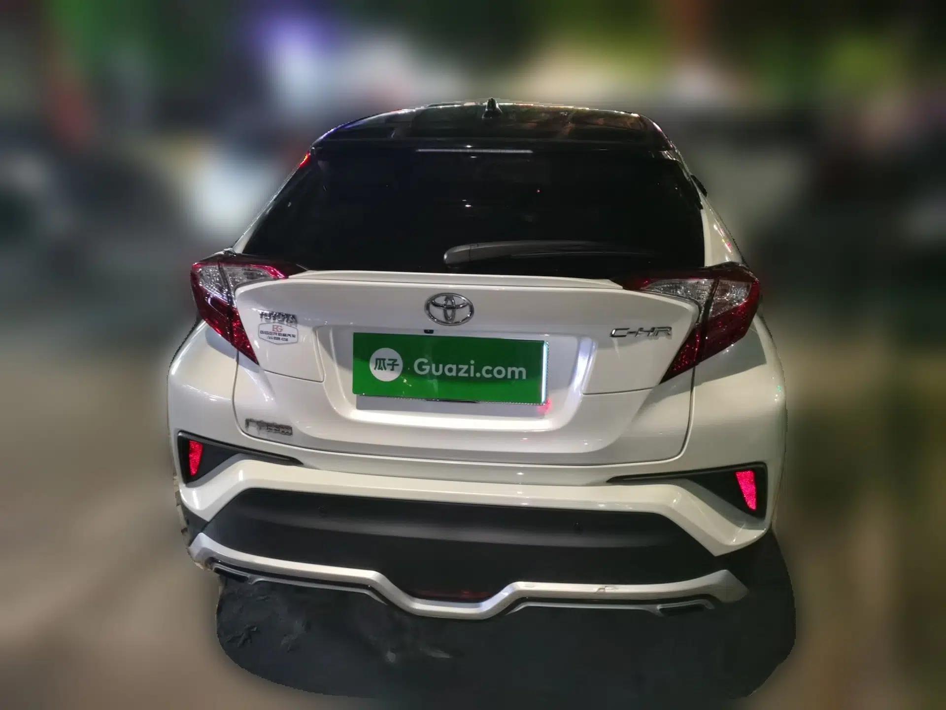 Toyota C-HR 2018 2.0L Leading with Sunroof China V Standard — миниатюра 5
