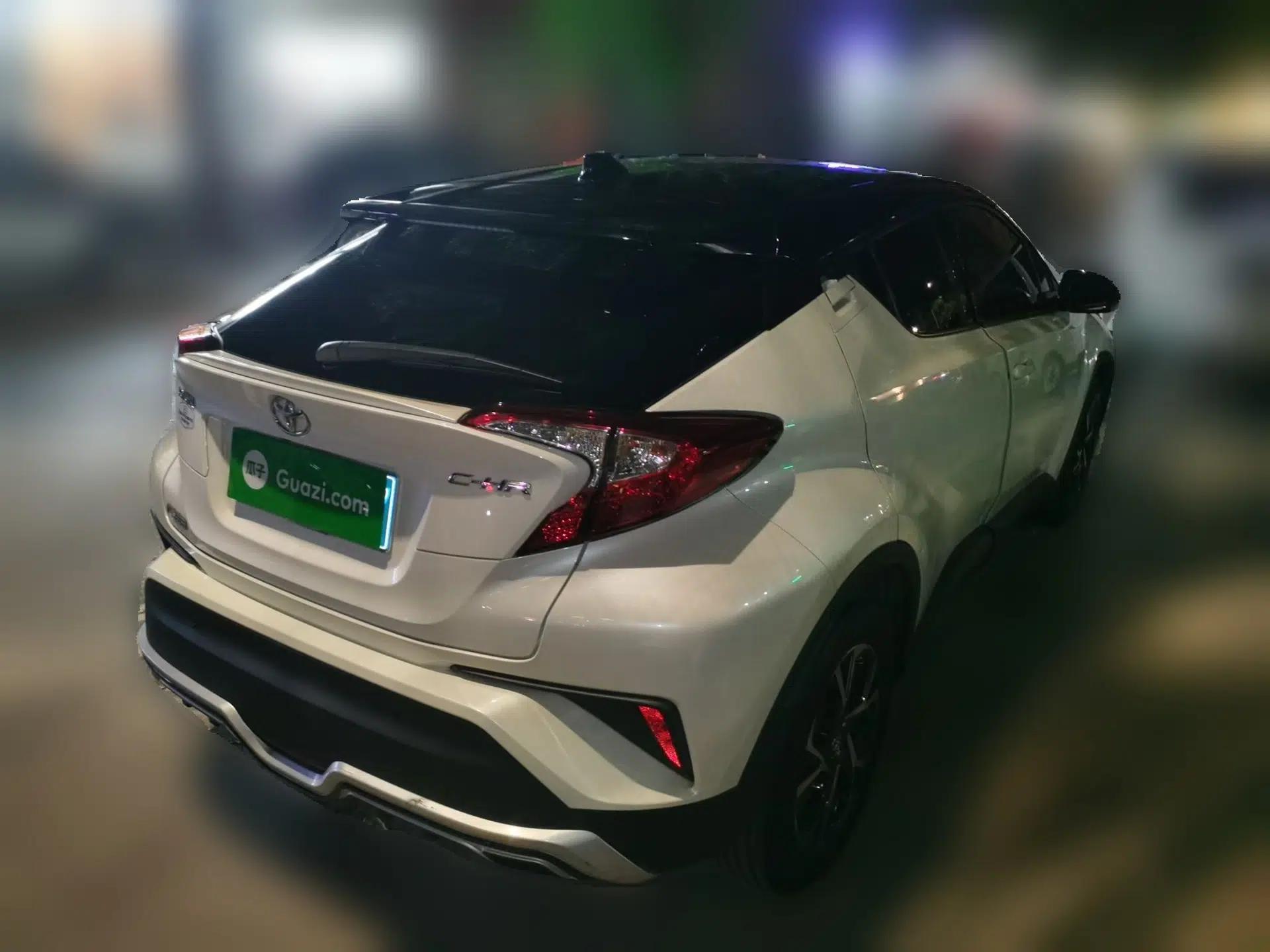 Toyota C-HR 2018 2.0L Leading with Sunroof China V Standard — миниатюра 6