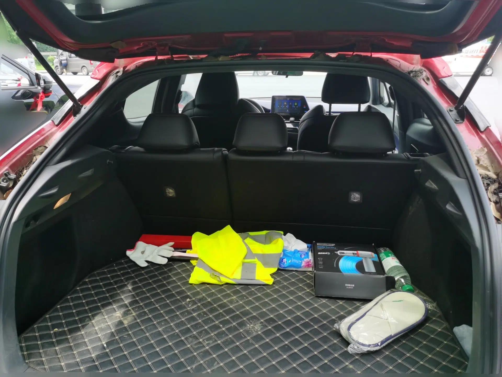 Toyota C-HR 2018 2.0L Leading with Sunroof China VI Standard — миниатюра 19