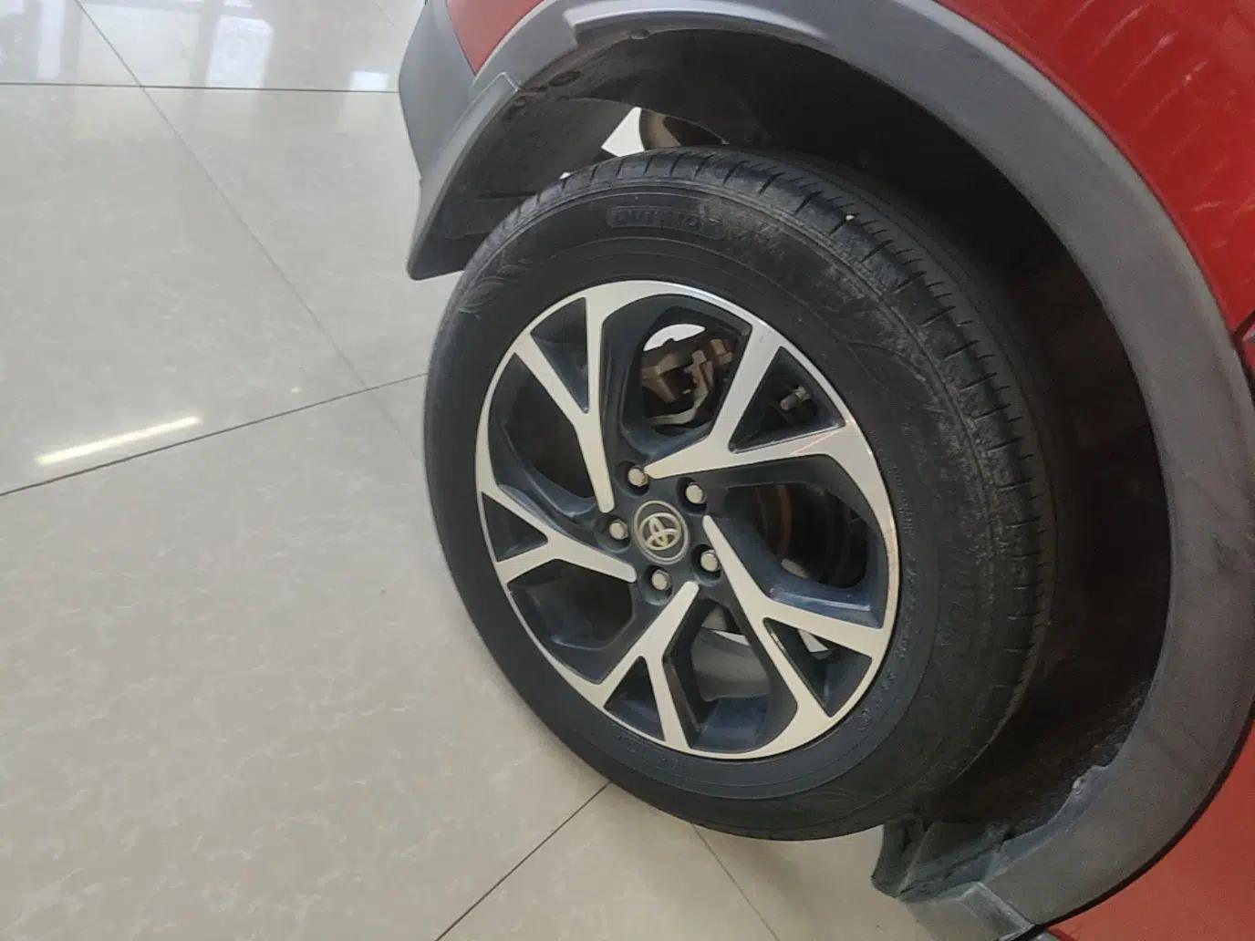 Toyota C-HR 2018 2.0L Leading Edition China V-standard — миниатюра 11
