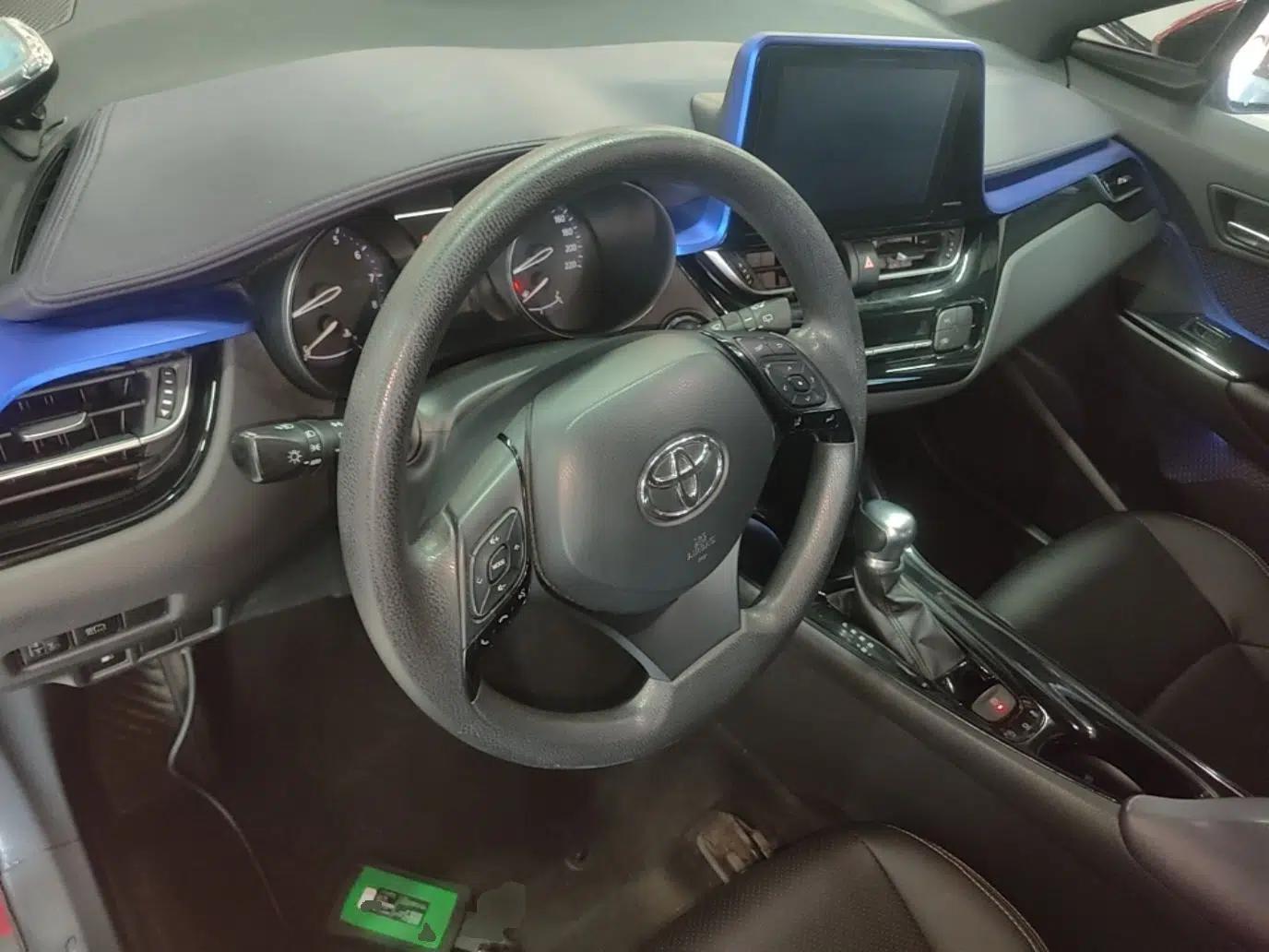 Toyota C-HR 2018 2.0L Leading Edition China V-standard — миниатюра 13