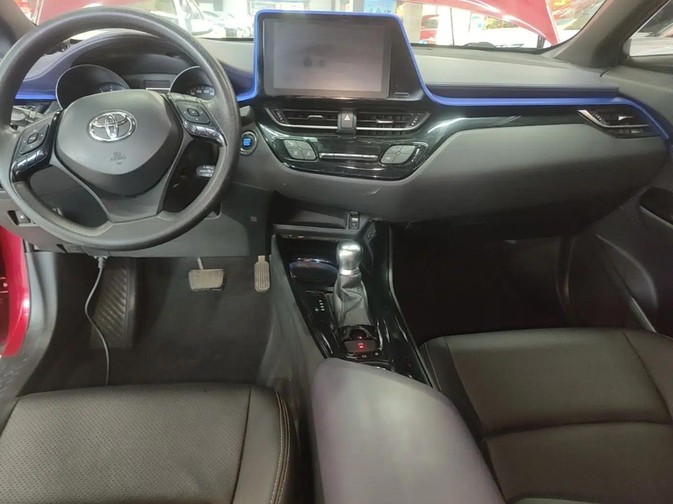 Toyota C-HR 2018 2.0L Leading Edition China V-standard — миниатюра 15
