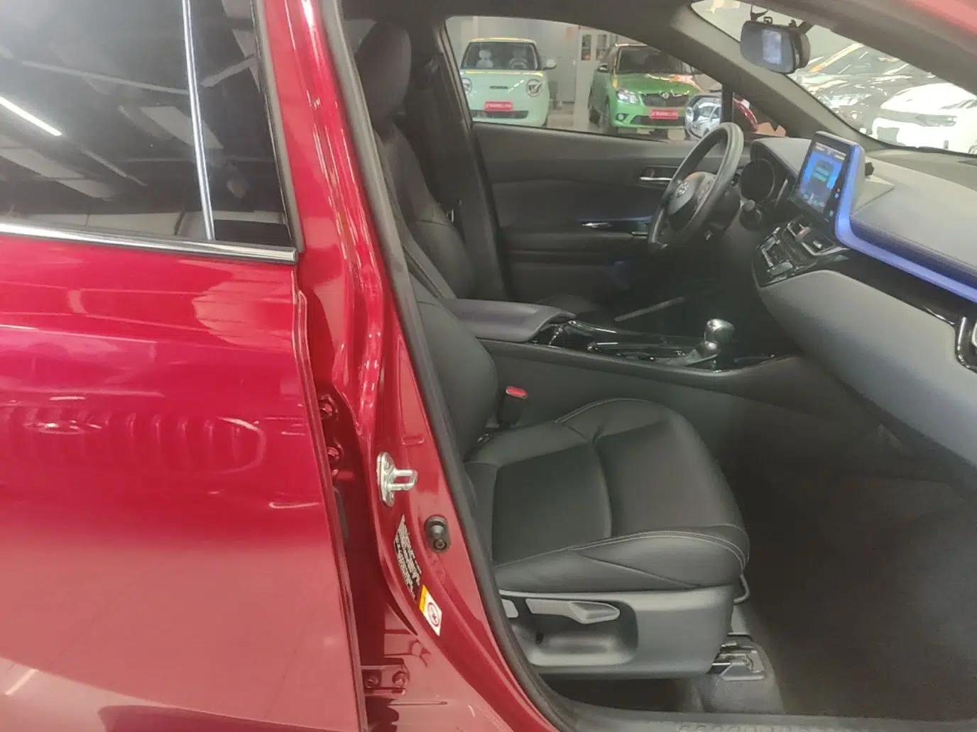 Toyota C-HR 2018 2.0L Leading Edition China V-standard — миниатюра 19