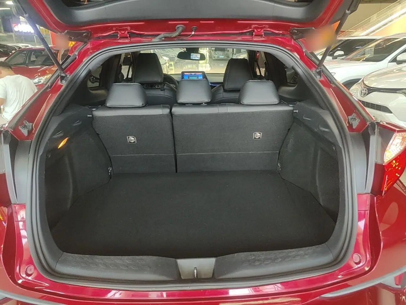 Toyota C-HR 2018 2.0L Leading Edition China V-standard — миниатюра 22