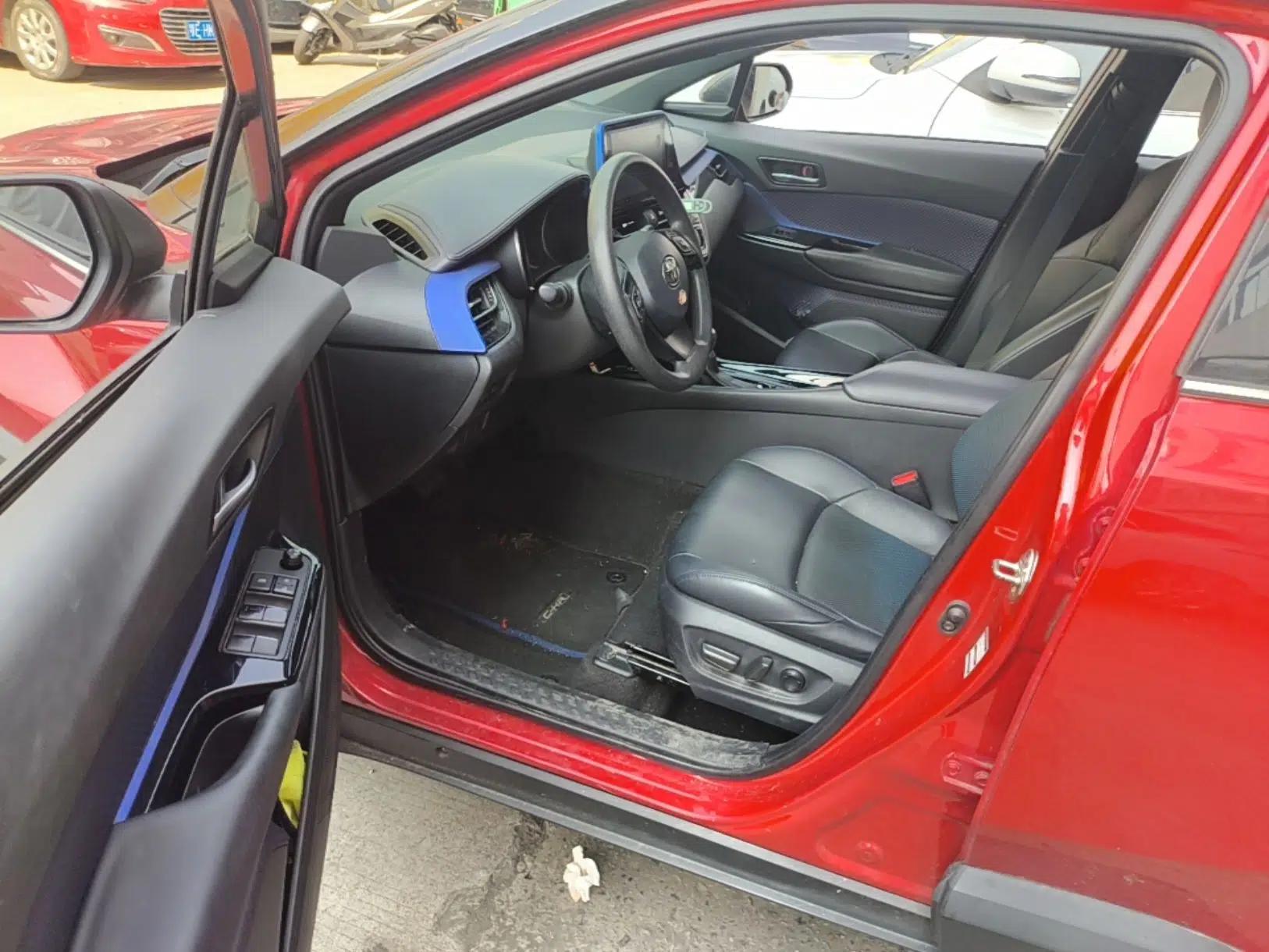 Toyota C-HR 2020 2.0L Leading Edition — миниатюра 18