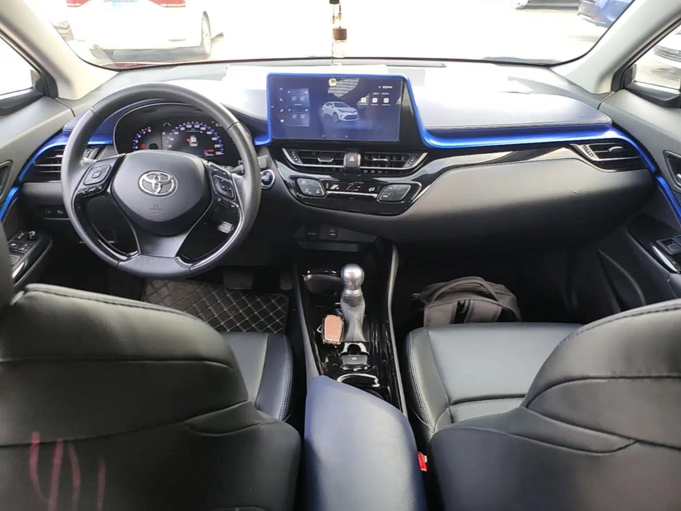 Toyota C-HR 2023 2.0L Luxury Edition — миниатюра 12