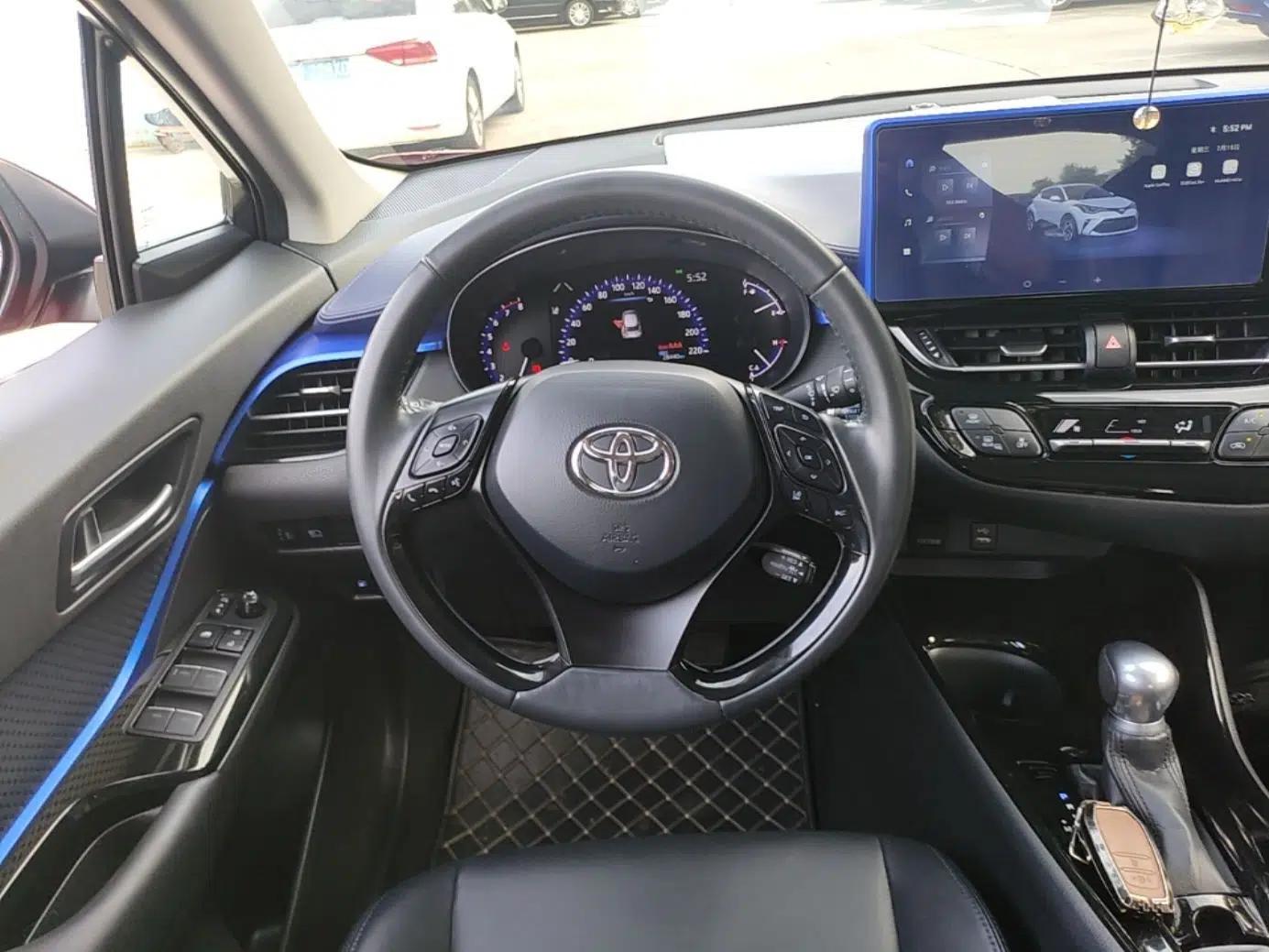Toyota C-HR 2023 2.0L Luxury Edition — миниатюра 13