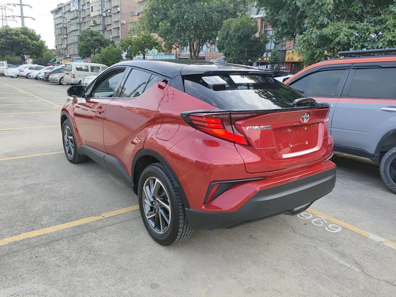 Toyota C-HR 2023 2.0L Luxury Edition — миниатюра 4