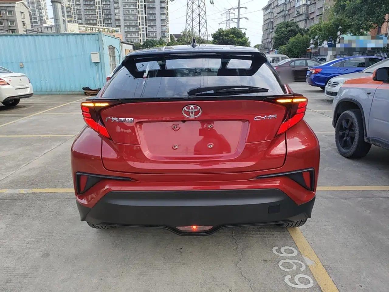 Toyota C-HR 2023 2.0L Luxury Edition — миниатюра 5