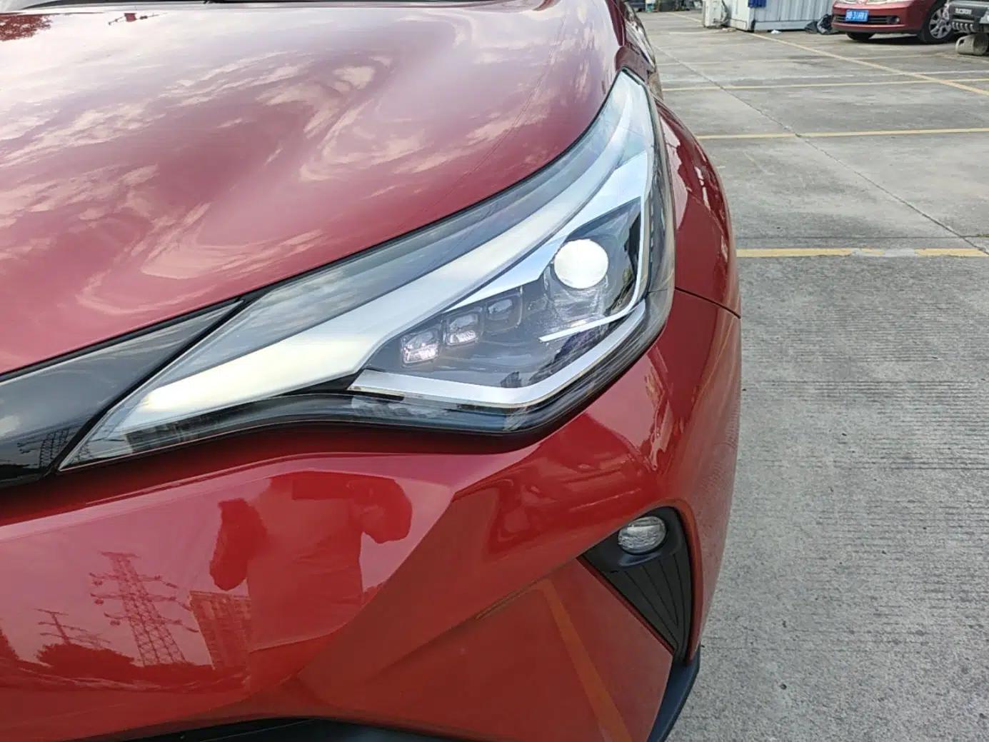 Toyota C-HR 2023 2.0L Luxury Edition — миниатюра 8