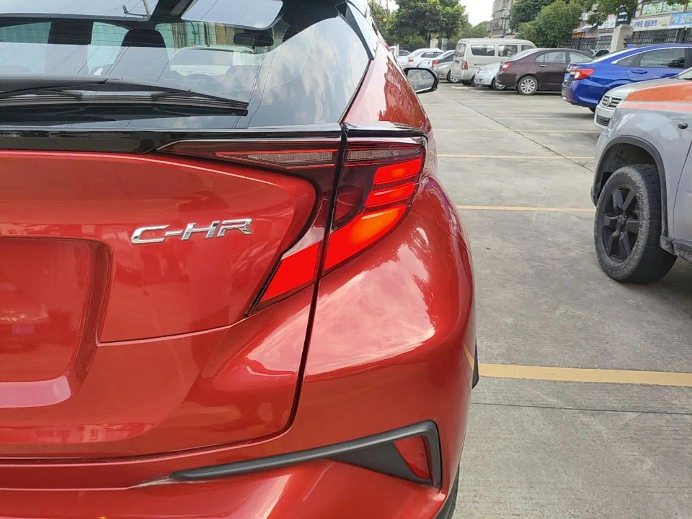 Toyota C-HR 2023 2.0L Luxury Edition — миниатюра 9