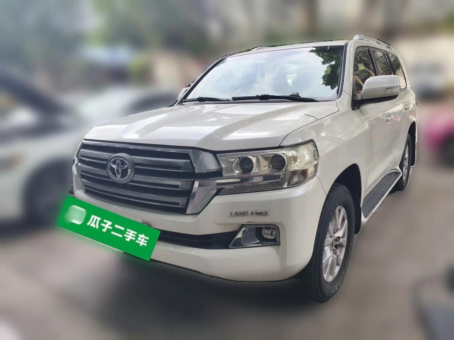 Toyota Land Cruiser Land Cruiser Prado 2017, 4.6-liter gasoline, automatic transmission, 8 seats (parallel import) — миниатюра 1