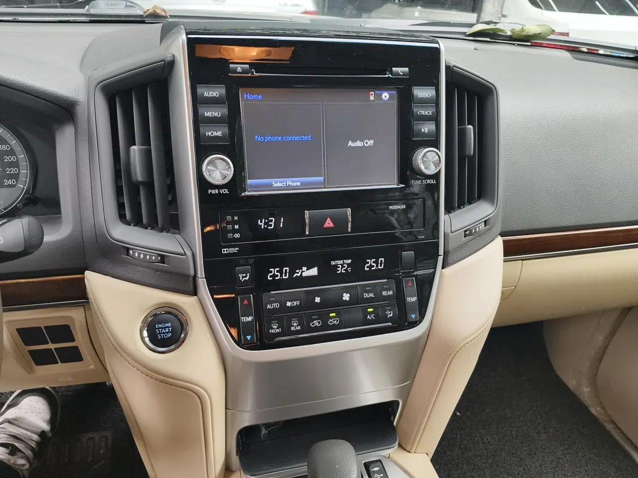 Toyota Land Cruiser Land Cruiser Prado 2017, 4.6-liter gasoline, automatic transmission, 8 seats (parallel import) — миниатюра 13