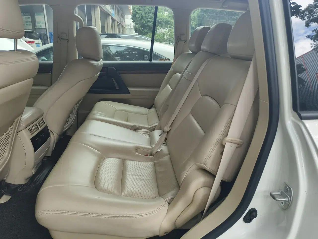 Toyota Land Cruiser Land Cruiser Prado 2017, 4.6-liter gasoline, automatic transmission, 8 seats (parallel import) — миниатюра 17