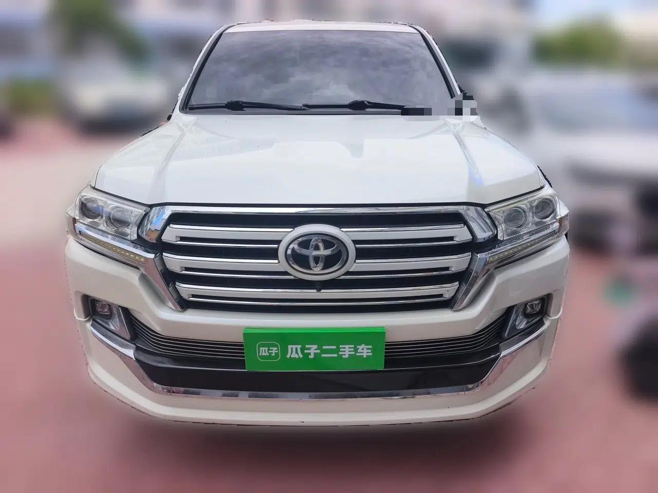 Toyota Land Cruiser 4.0L 5-seater parallel import — миниатюра 2