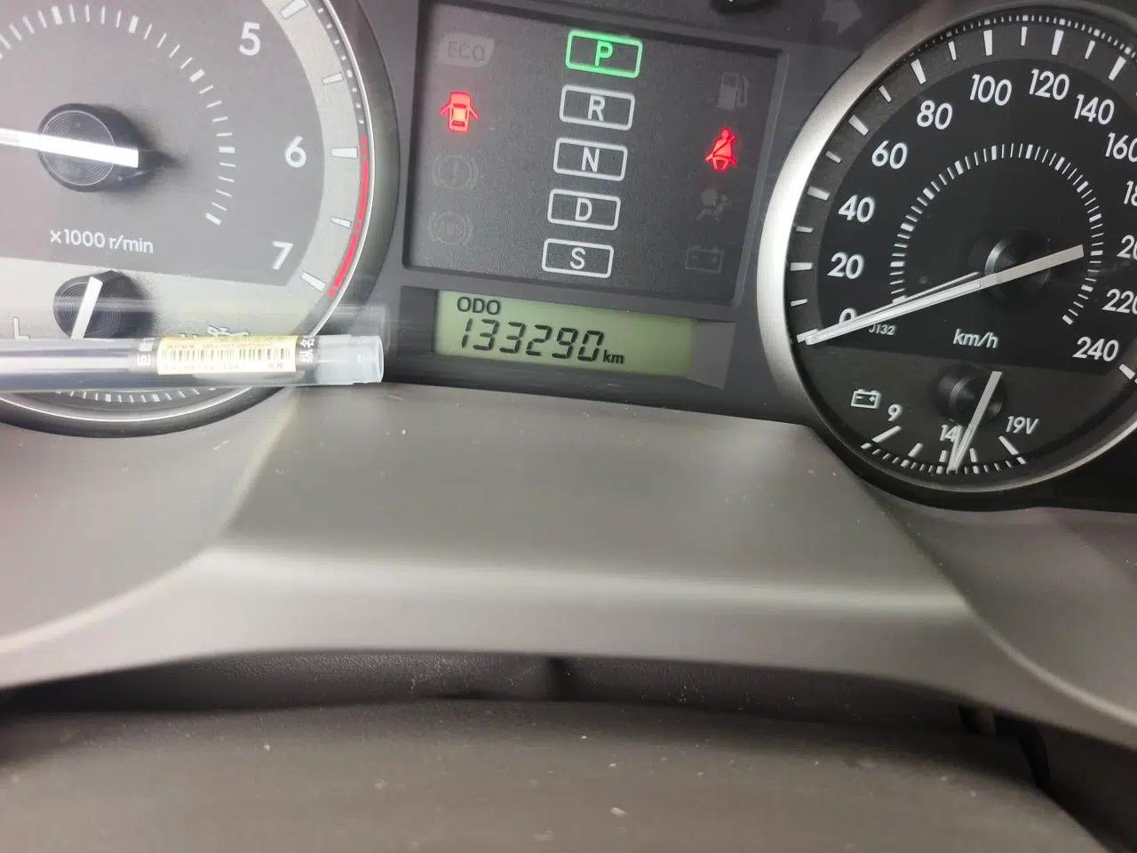 Toyota Land Cruiser 4.0L 5-seater parallel import — миниатюра 12