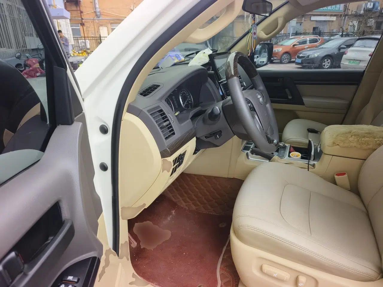Toyota Land Cruiser 4.0L 5-seater parallel import — миниатюра 16