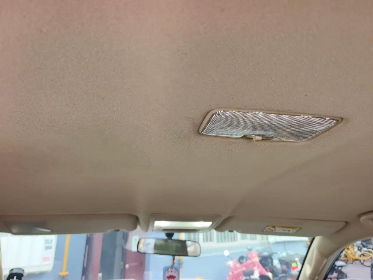 Toyota Land Cruiser 4.0L 5-seater parallel import — миниатюра 18