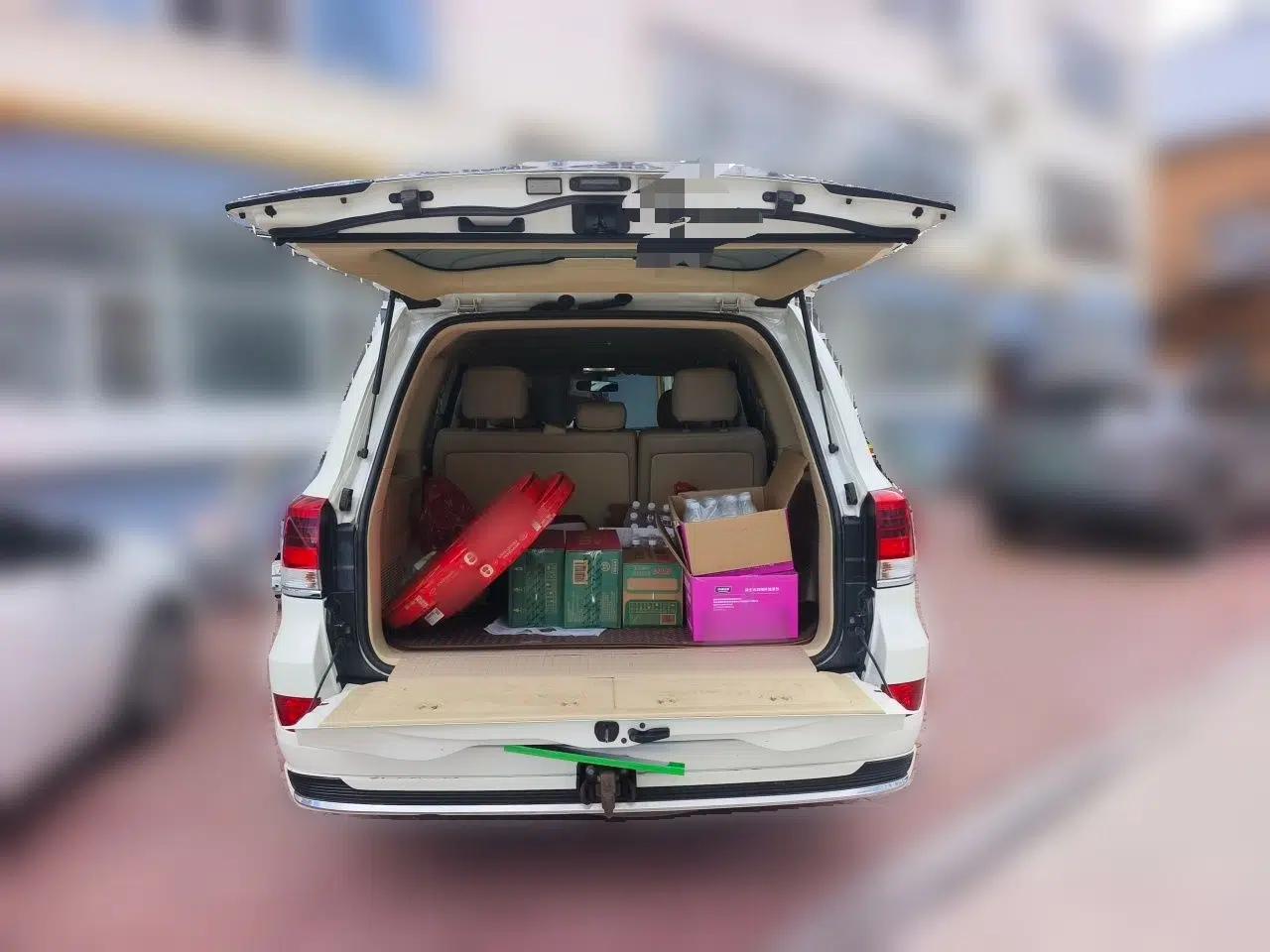 Toyota Land Cruiser 4.0L 5-seater parallel import — миниатюра 19