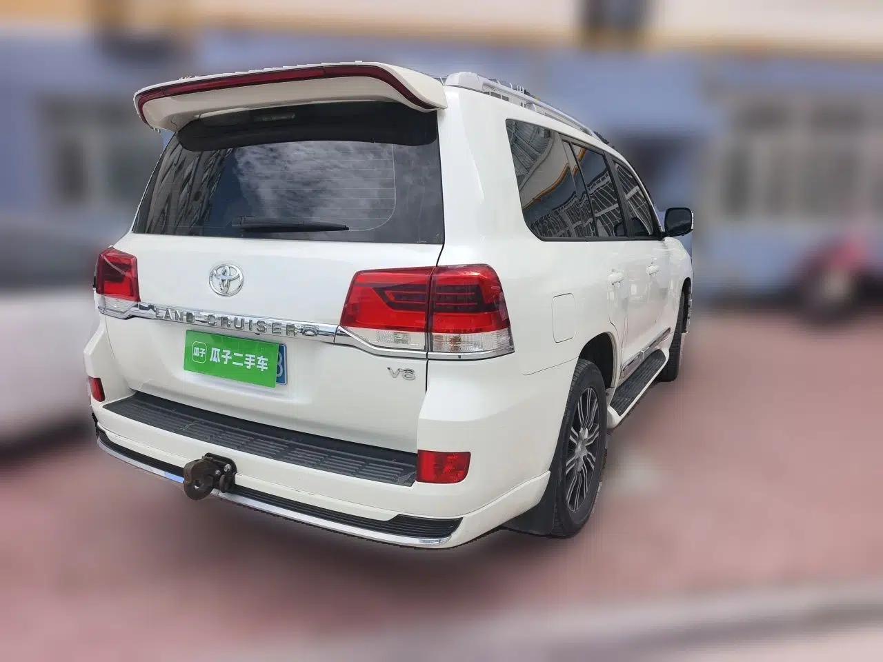 Toyota Land Cruiser 4.0L 5-seater parallel import — миниатюра 6