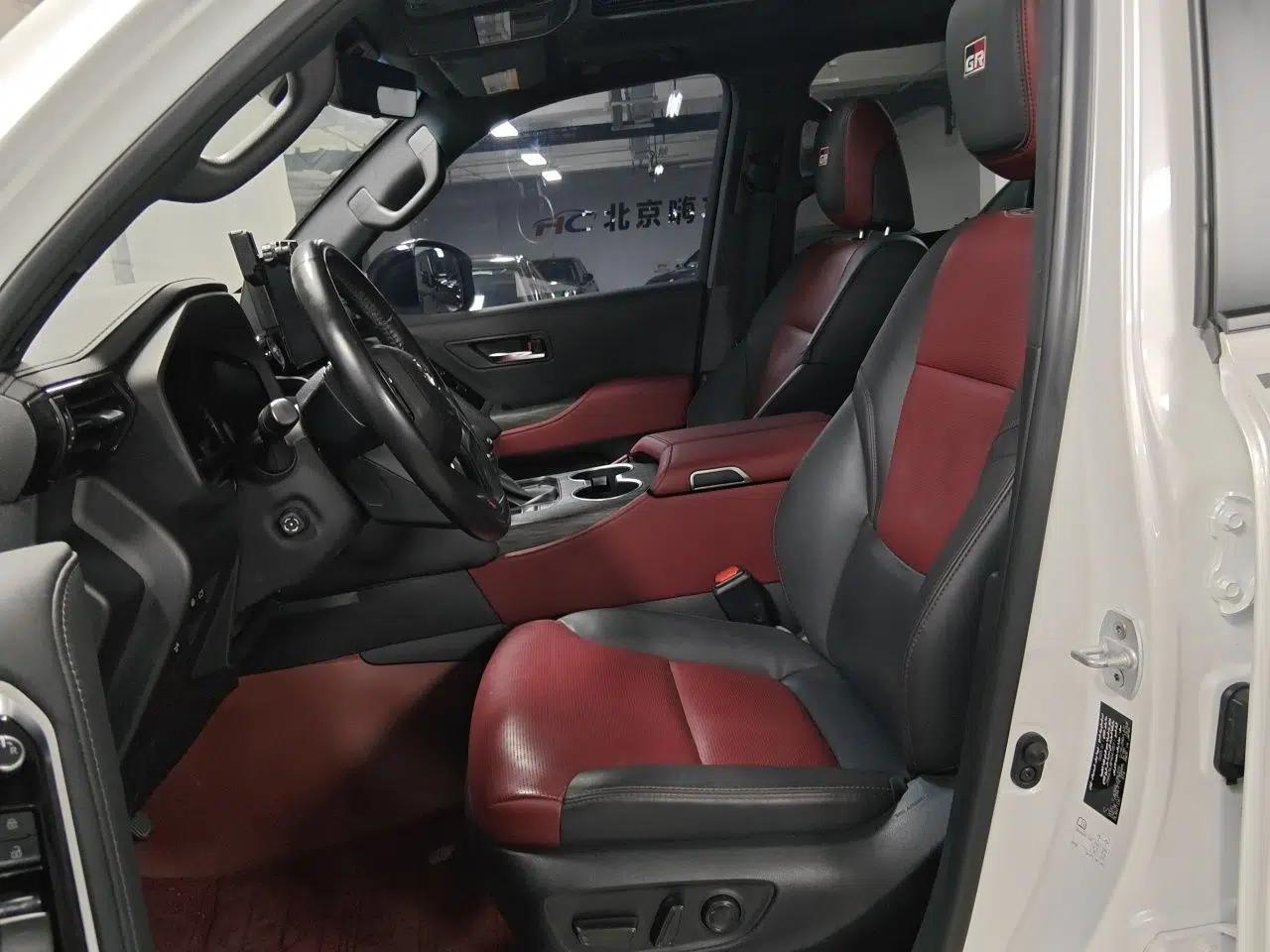 Toyota Land Cruiser Land Cruiser 2023, JBL audio, KDS head-up display, ACC, seven seats, 3.3T diesel, automatic transmission. — миниатюра 15