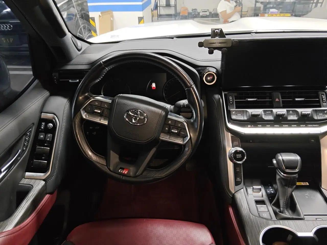 Toyota Land Cruiser Land Cruiser 2023, JBL audio, KDS head-up display, ACC, seven seats, 3.3T diesel, automatic transmission. — миниатюра 10