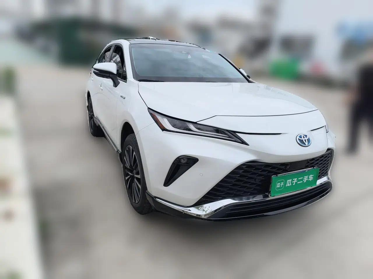 Toyota Venza 2022 Dual-Engine 2.5L CVT Four-Wheel Drive Supreme Edition — миниатюра 3