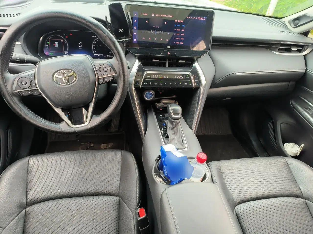 Toyota Venza 2022 Dual-Engine 2.5L CVT Four-Wheel Drive Supreme Edition — миниатюра 9